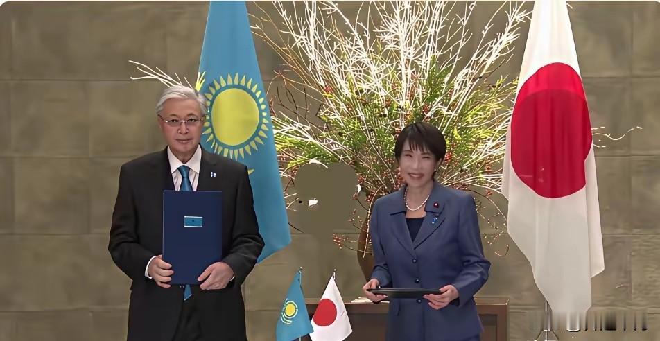 12月18日，哈萨克斯坦与日本签了14份文件，含稀土协议。

据哈通社报道，正在