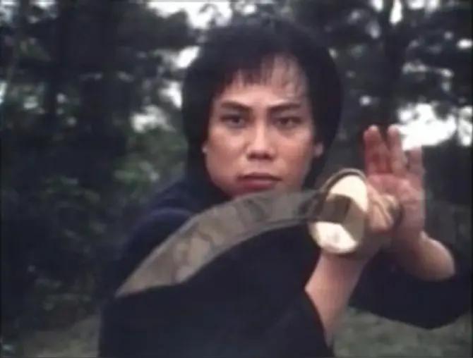 惊闻一代功夫巨星梁小龙去世，倍感惋惜！
从《大侠霍元甲》、《陈真》、到《再向虎山