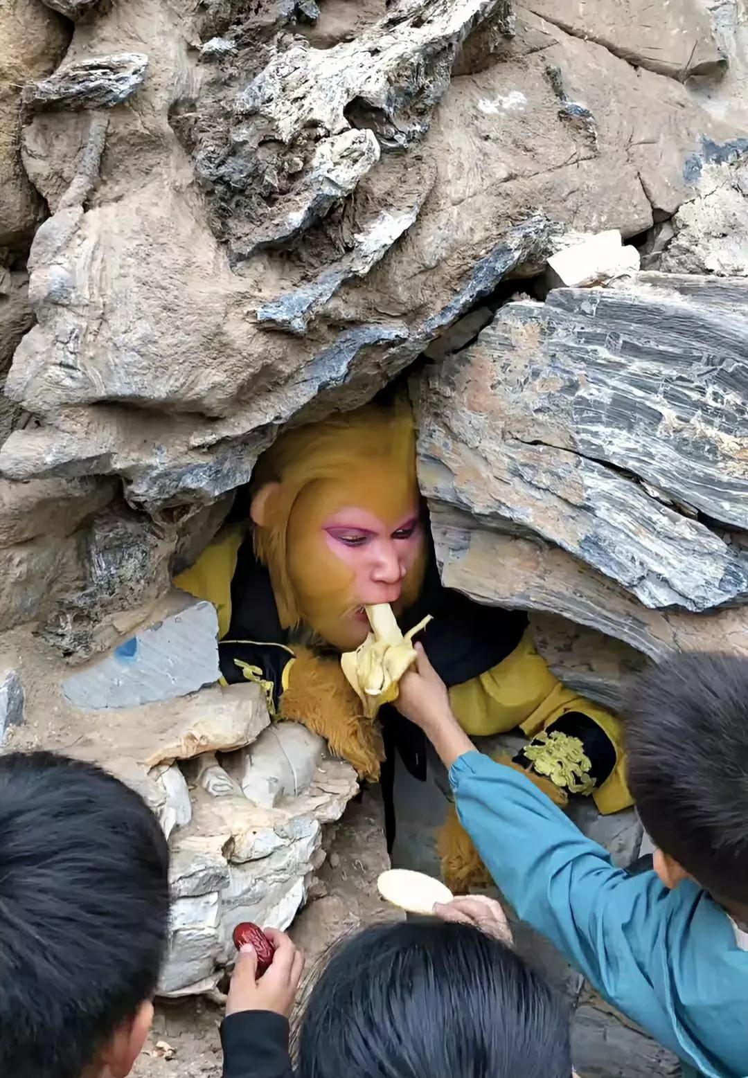 大圣多吃点吧。“不行了，太撑了。”