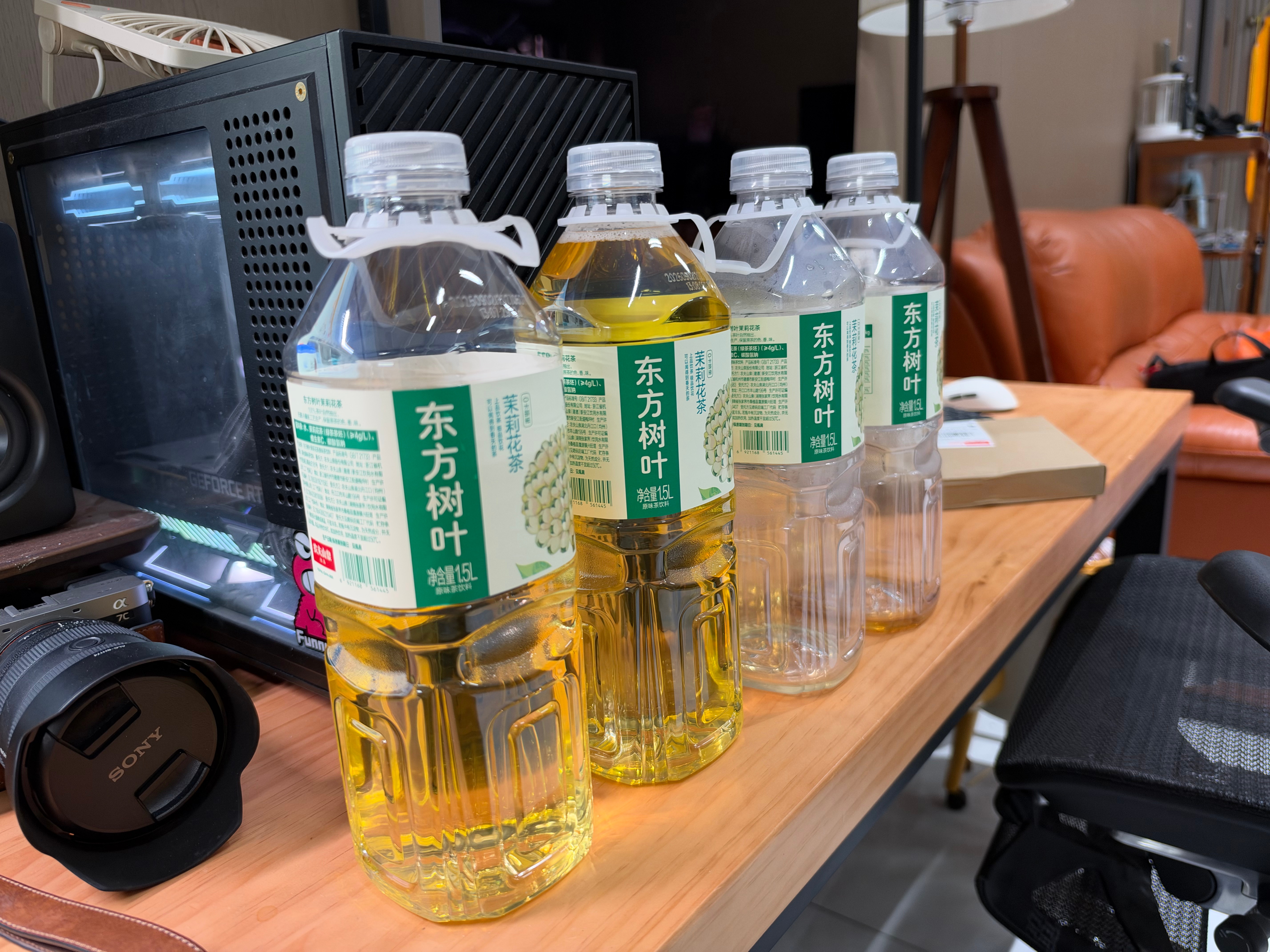 喝大水 我是每天2瓶 1.5L的东方树叶，然后配合 2-3个330ml的冰美式差
