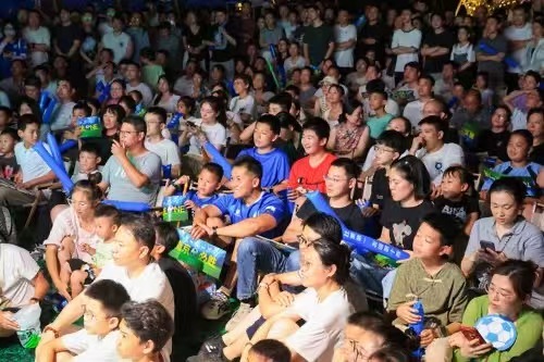 南京景区为给苏超应援各出奇招不得不说南京这次苏超应援氛围感直接拉满，各大景区各显