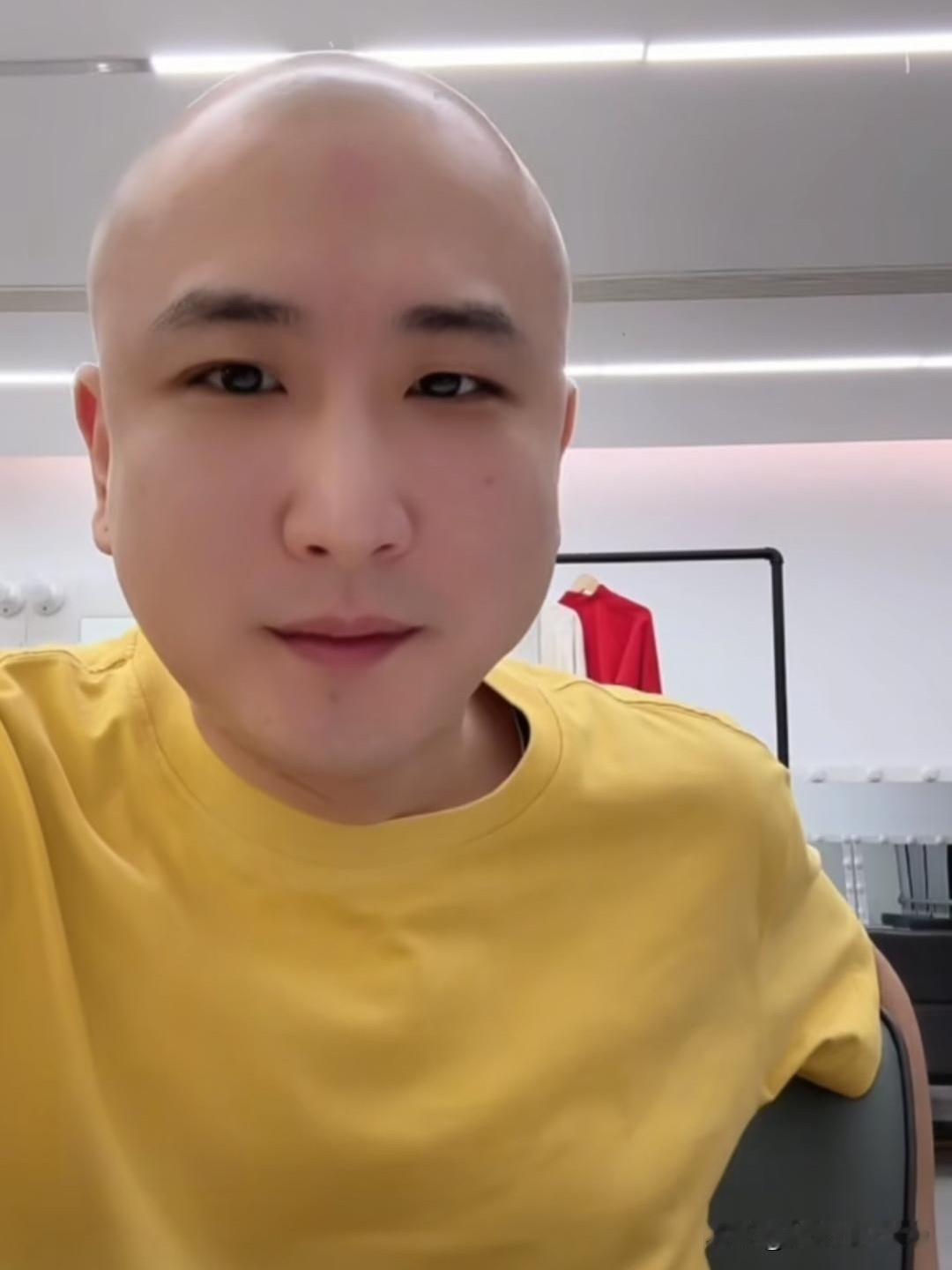 曹云金要破产了？潘云侠有话说！
近日，相声演员潘云侠声称：没来得及拜郭老师，我跟