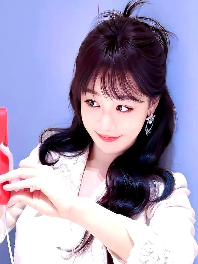 刚下高原，杨紫就不能安生吃顿饭吗？

真的，看到她和工作人员聚餐的路透，心里挺不