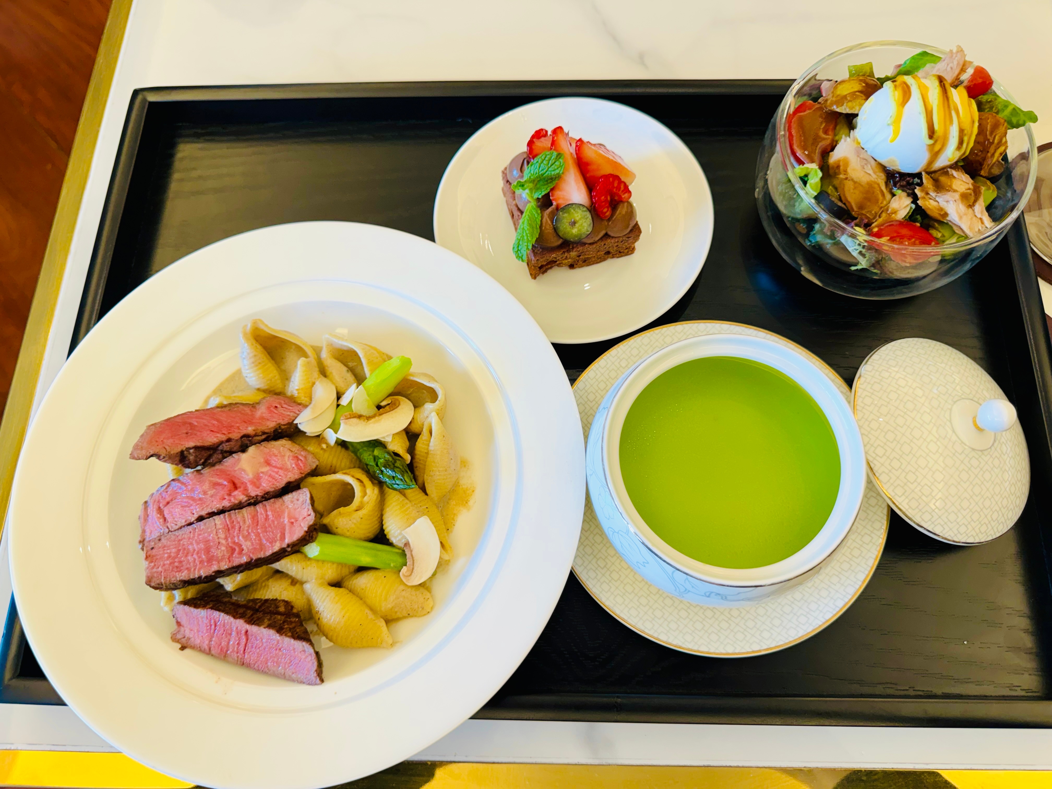 这些减肥谣言你误信了几个减肥就是管住嘴 不吃，没捷径 