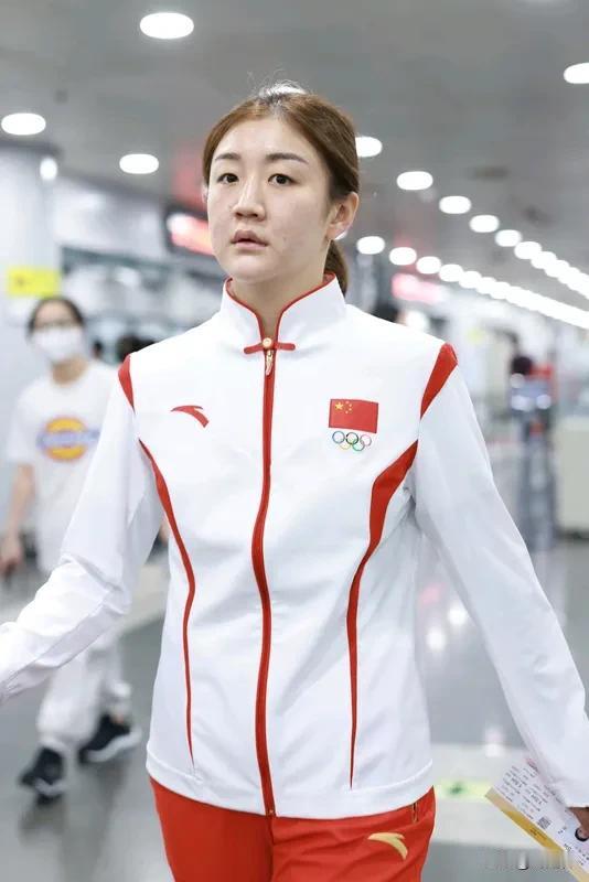 陈梦在杭州每天吃一条西湖醋鱼 杭州被贴“美食荒漠”标签
奥运冠军陈梦机场自曝
在