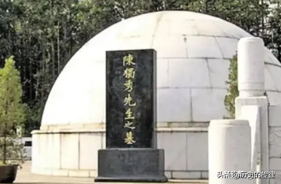 短短两个字的建言，最终成全了百年先驱的身后体面
 
1990年9月，已经八十三岁