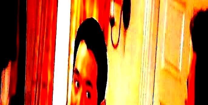 李连杰当年没要800万，要了票房分红，结果赚了两亿。
刘德华拿死工资，没吭声。