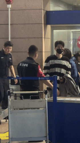 杨洋这么绝的身材都能被黑腿短，娱乐圈还有什么是可信的 ​​​