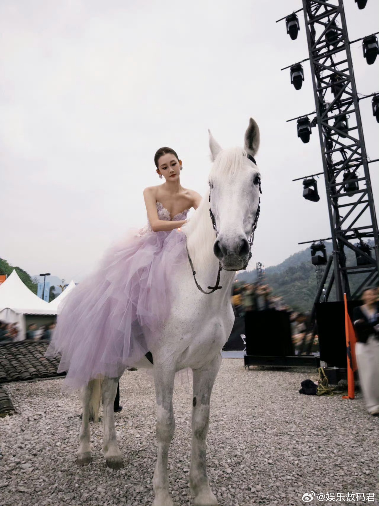 苗苗今年想复出拍戏苗苗采访中直言想复出拍戏，不管是跳舞、演戏还是经营生活，她始终