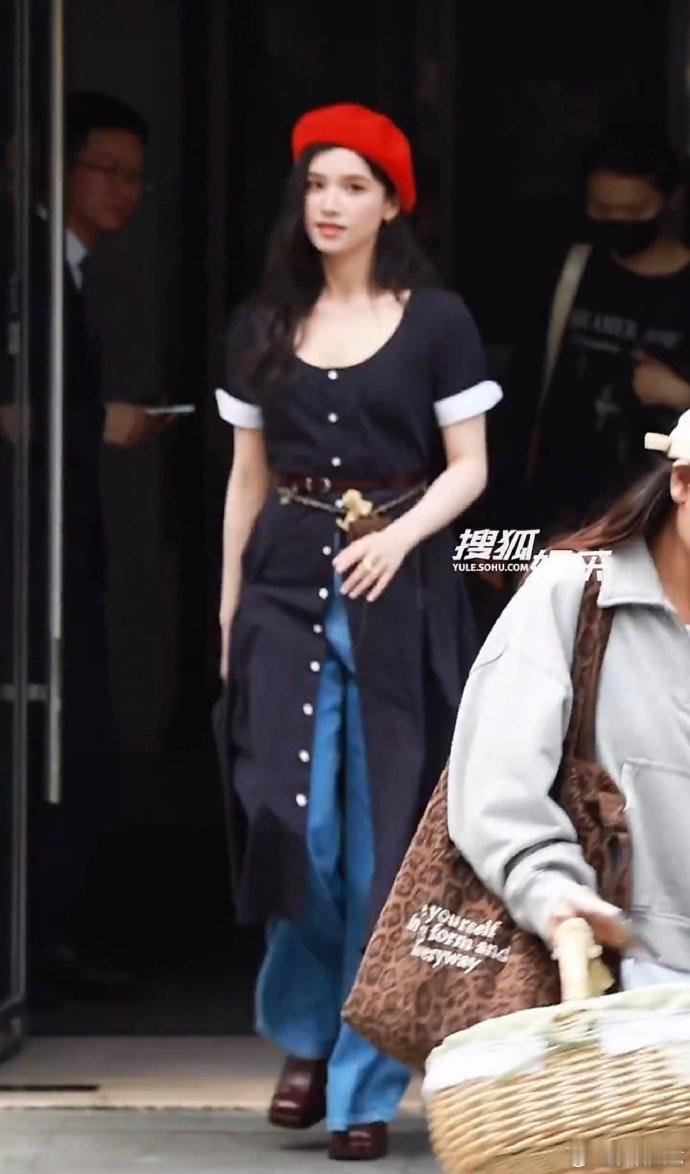 陈哲远张婧仪你好星期六上班路透陈哲远张婧仪录制hi6上班路透 陈哲远张婧仪你好星