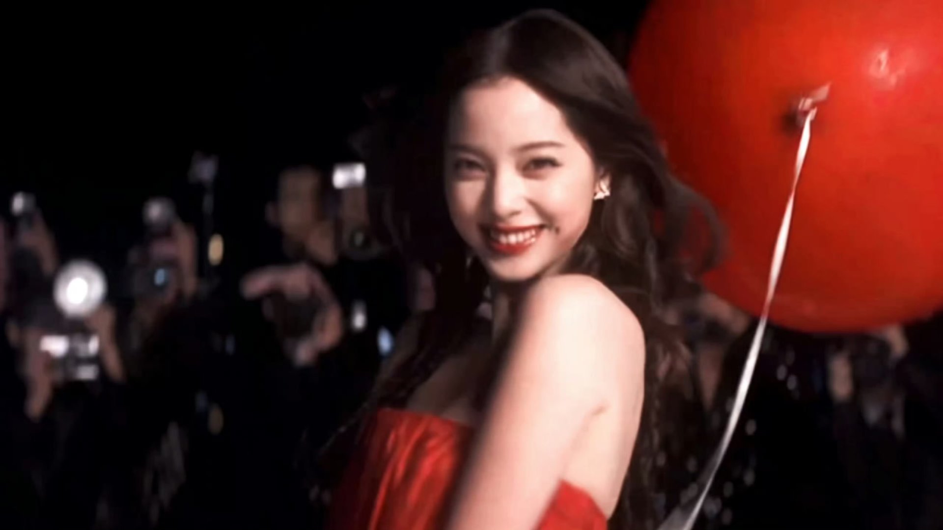 欧阳娜娜vogue出场变装欧阳娜娜vogue红毯出场变装 ​​​