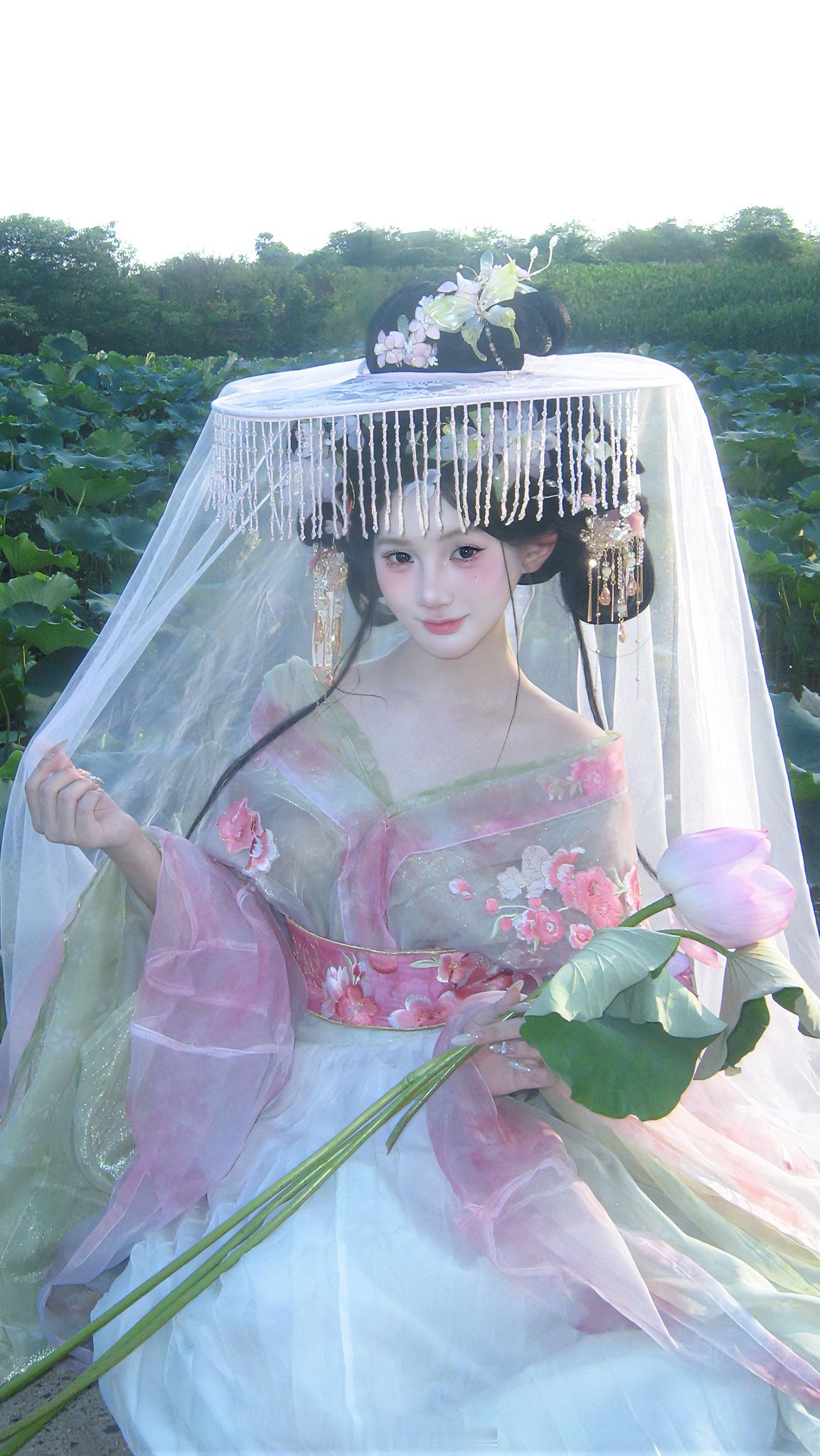 误入荷花深处🪷 ​​​