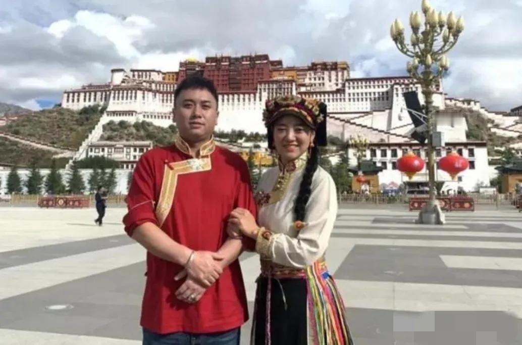 川
2017年，四川女子放弃欧洲百万年薪，不顾父母反对，执意嫁给藏族穷小伙。没想