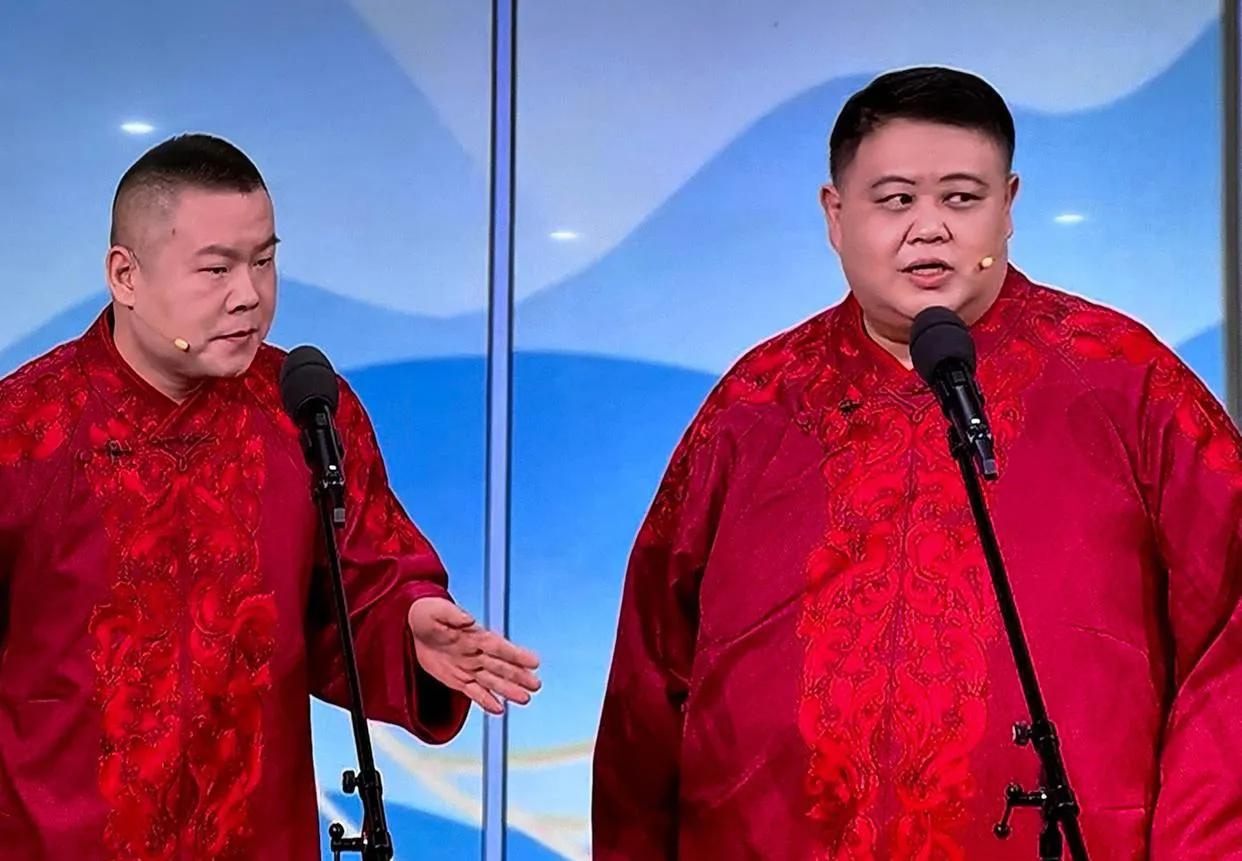 央视春晚，孙越的眉毛到底咋的了，感觉整个眼皮都黑，像熊猫，是不是他自己画的，带怨