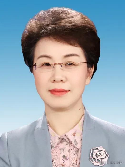 钟阳州长前后照片对此，觉得也挺可怜的，可一想到在任上的所作所为，应该是罪有应得吧