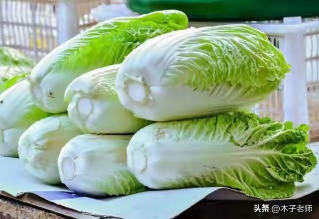 甲醛大白菜引爆头条！
甲醛是一类致癌物，为保鲜涂抹大白菜，我家经常吃黄心大白菜，