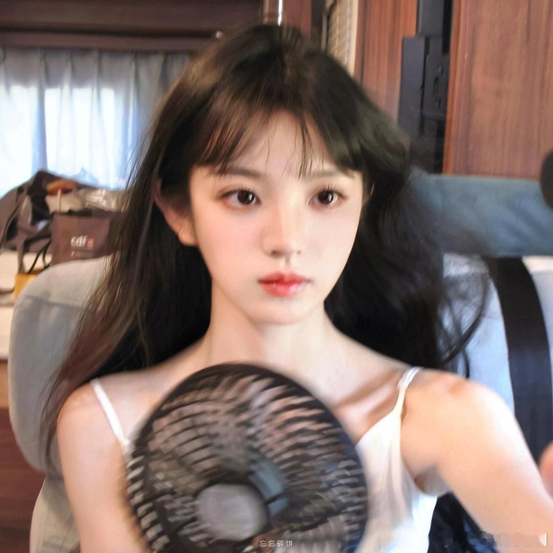 田曦薇[超话] 啊啊啊啊超美的小田，神女降临既视感田曦薇｜ ​​​