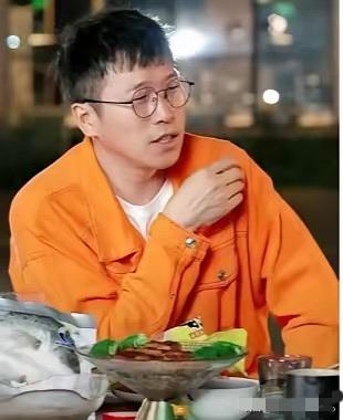 看到石明那封离职信，我直犯恶心。
​职场最忌讳的，就是卷铺盖走人时还要掀桌子，非