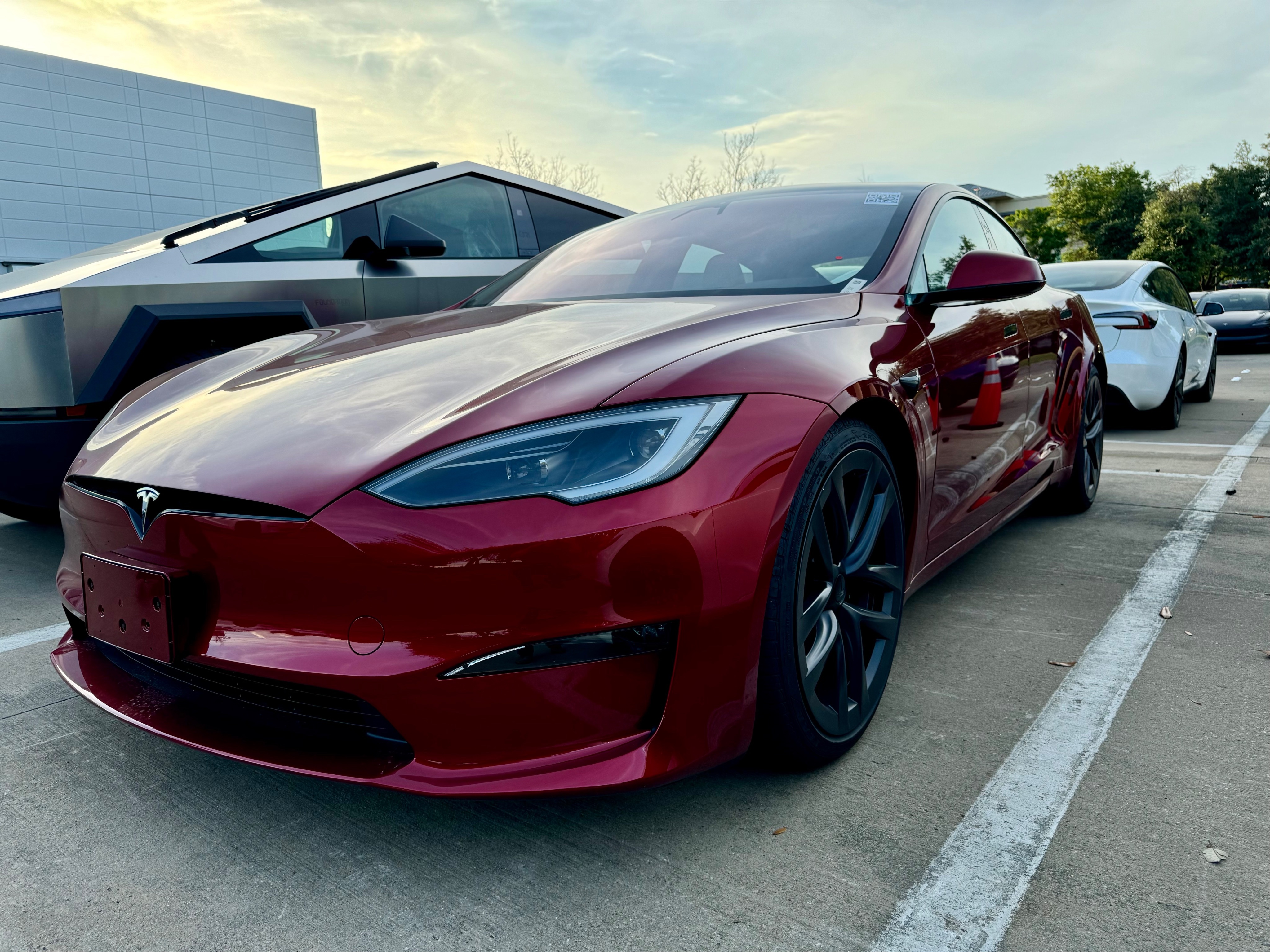 特斯拉美国已向Intel版Model S&X推出FSD监督版v14 Lite ​