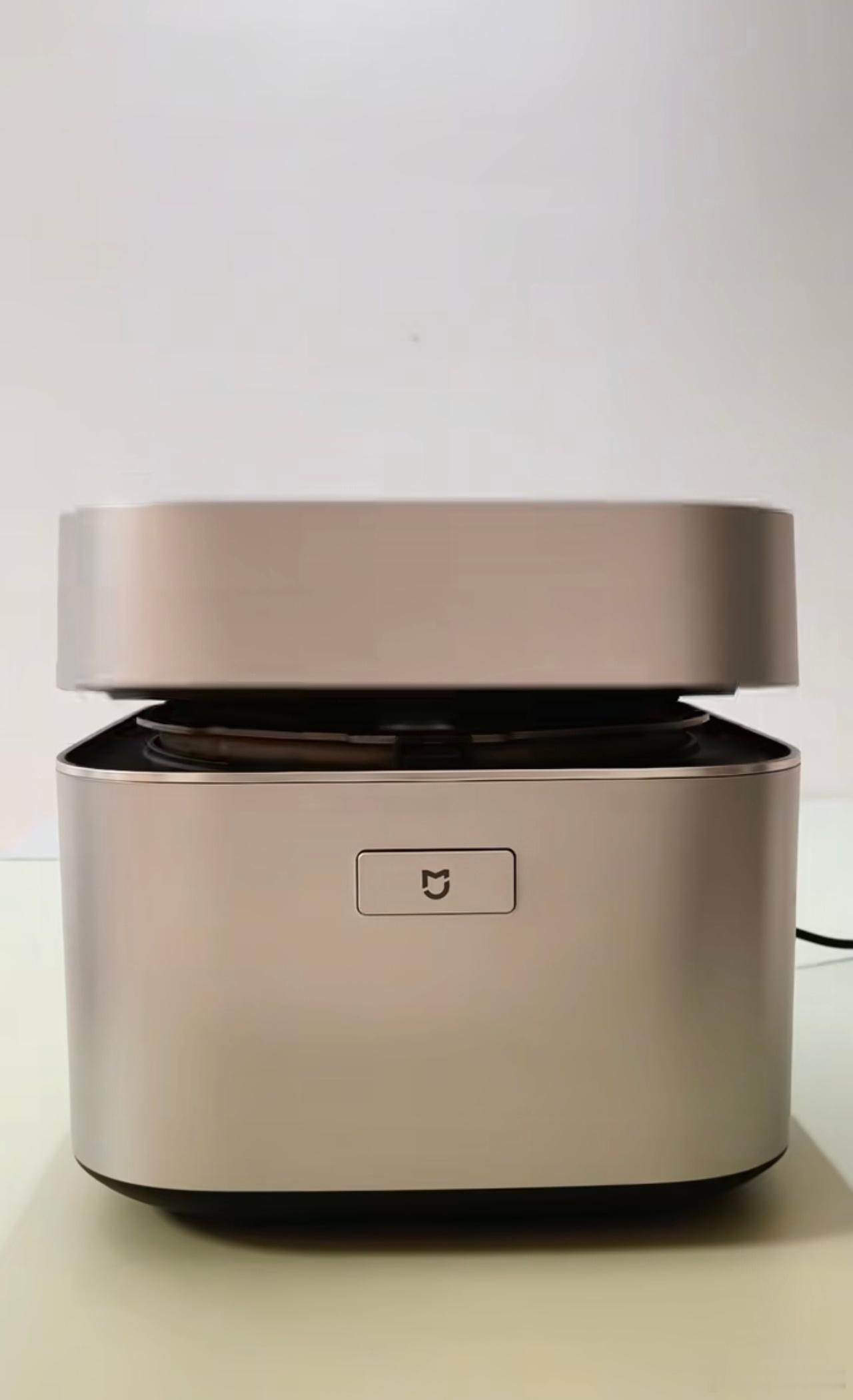 小米产品序列里，米家电饭煲是我可以百分百放心推荐的产品，特别是这款变压IH电饭煲