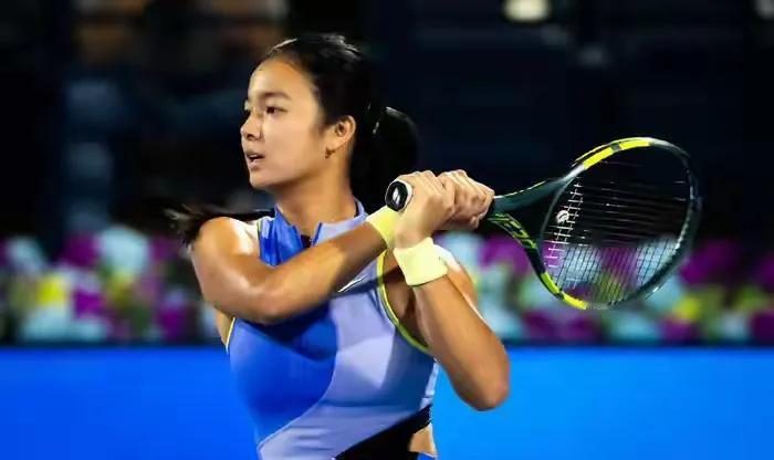 ✅快讯，刚刚🔚的WTA1000迪拜女单1/4决赛第三场比赛，3号种子美国高芙6