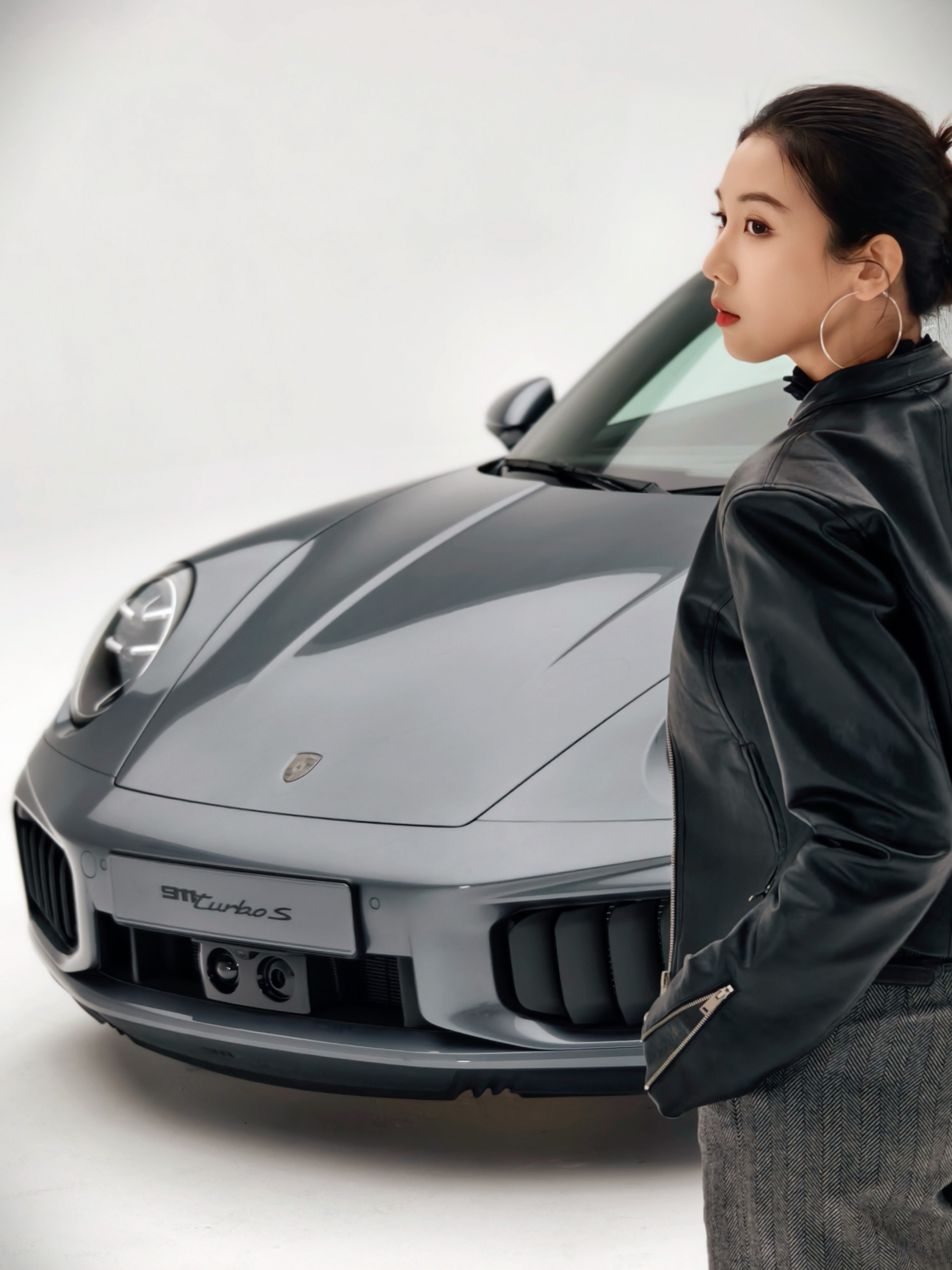 车帅就是随便拍都像壁纸！正好也预告一下，一会儿发新911 Turbo S的节目！