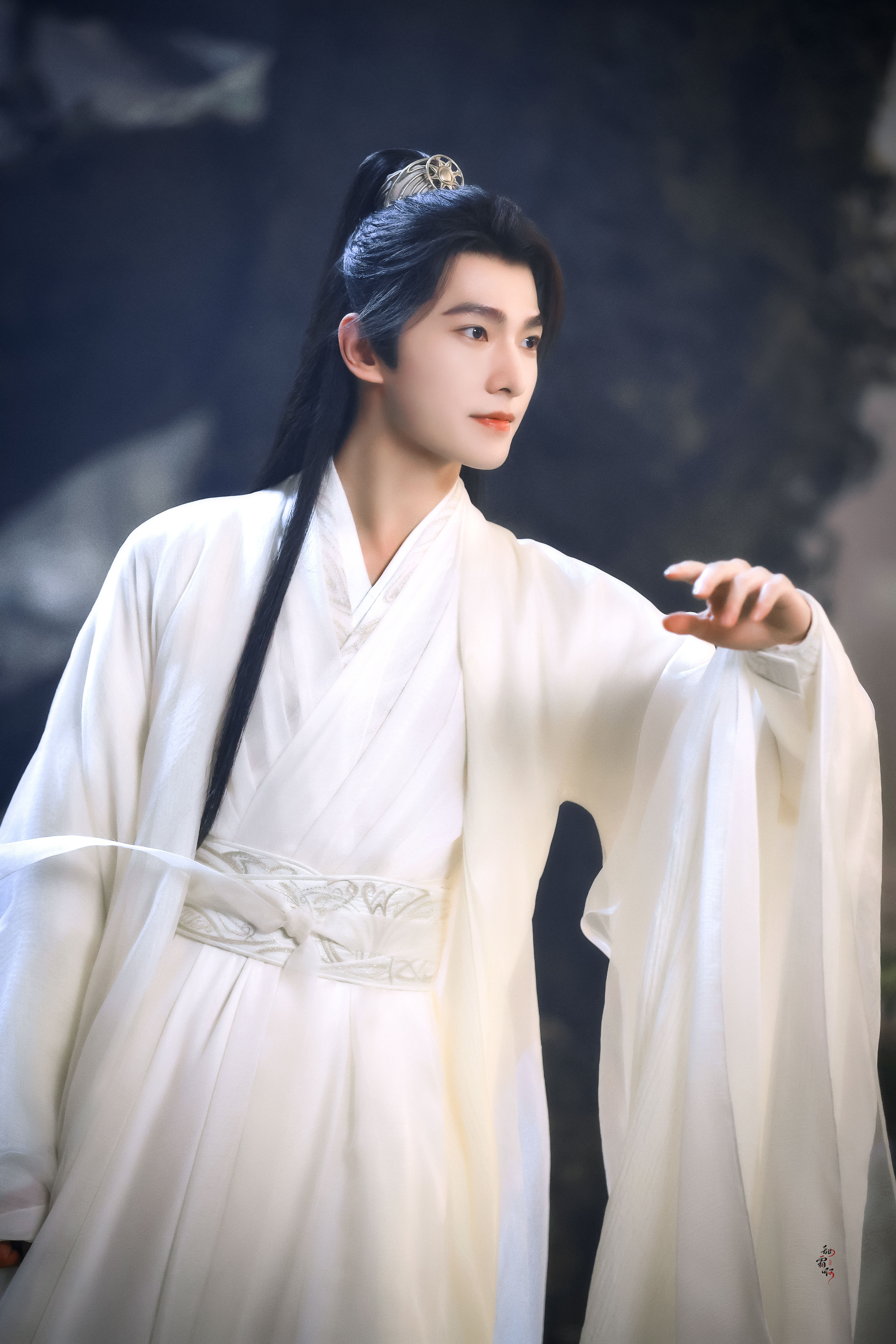 韩立又仙又美，这身段太有韵味了！ 