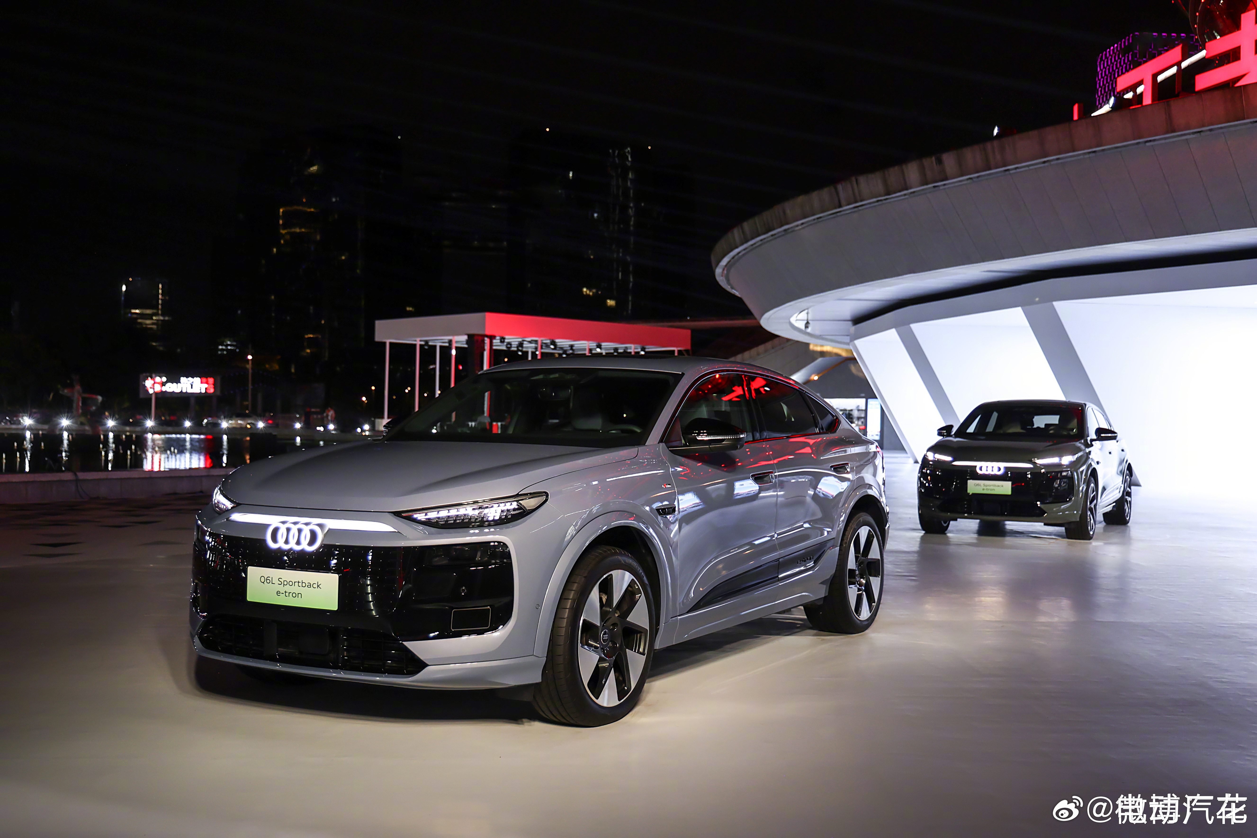 左手德味 右手智能售价34.88万起奥迪Q6L e-tron正式上市咯作为首款搭