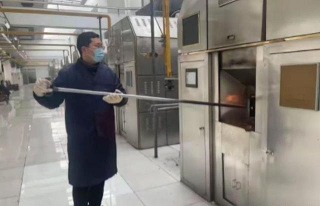 一位在火葬场奉献大半辈子的老者曾向我透露，多达90%之人并不知晓，遗体火化后，和