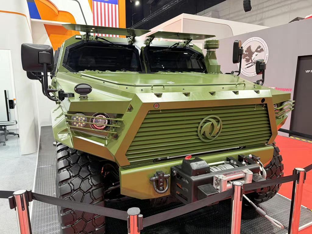 马来西亚引进第三代东风猛士装甲车马来西亚首都吉隆坡举行的“2026马来西亚军警防