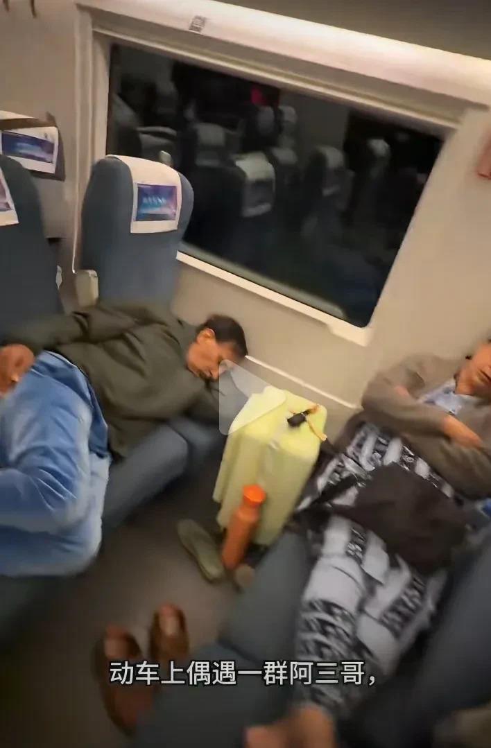 毫无下限，印度人走到哪里都难以掩盖身上的咖喱味。
没错，在一些能够出国的印度人，