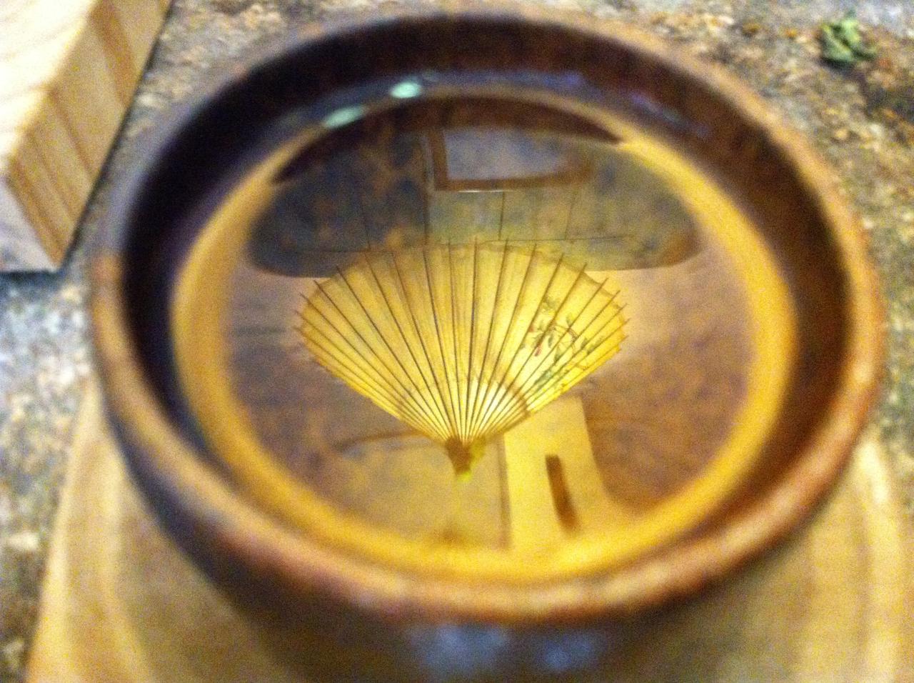 一禅一茶一菩提

茶盏映扇，如观心镜；经卷沐手，似悟禅机。于这一器一笺间，让心沉