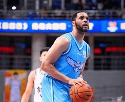 cba现在大外援水平不能看了都，而且好多尺寸不错的本土大中锋也都退役了，这就导致