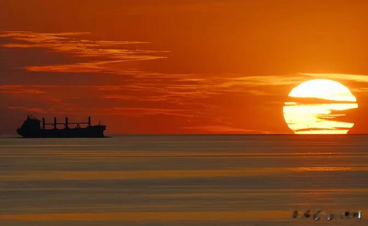 美国突击队在大西洋扣押俄罗
斯油轮 俄称油轮航行合法1月7日，美海岸警卫队与陆军