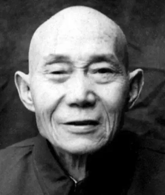 其貌不扬的吴秉一刺杀日本天皇外甥及数名高官全身而退一战成名！
吉川贞佐，侵华日军
