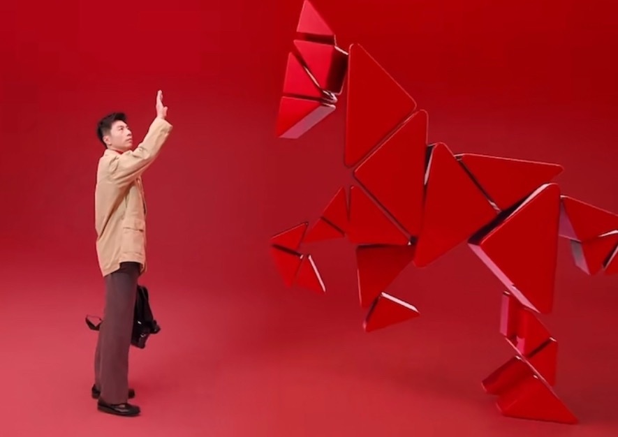 新年广告创意真好小马和小马prada代言人马龙