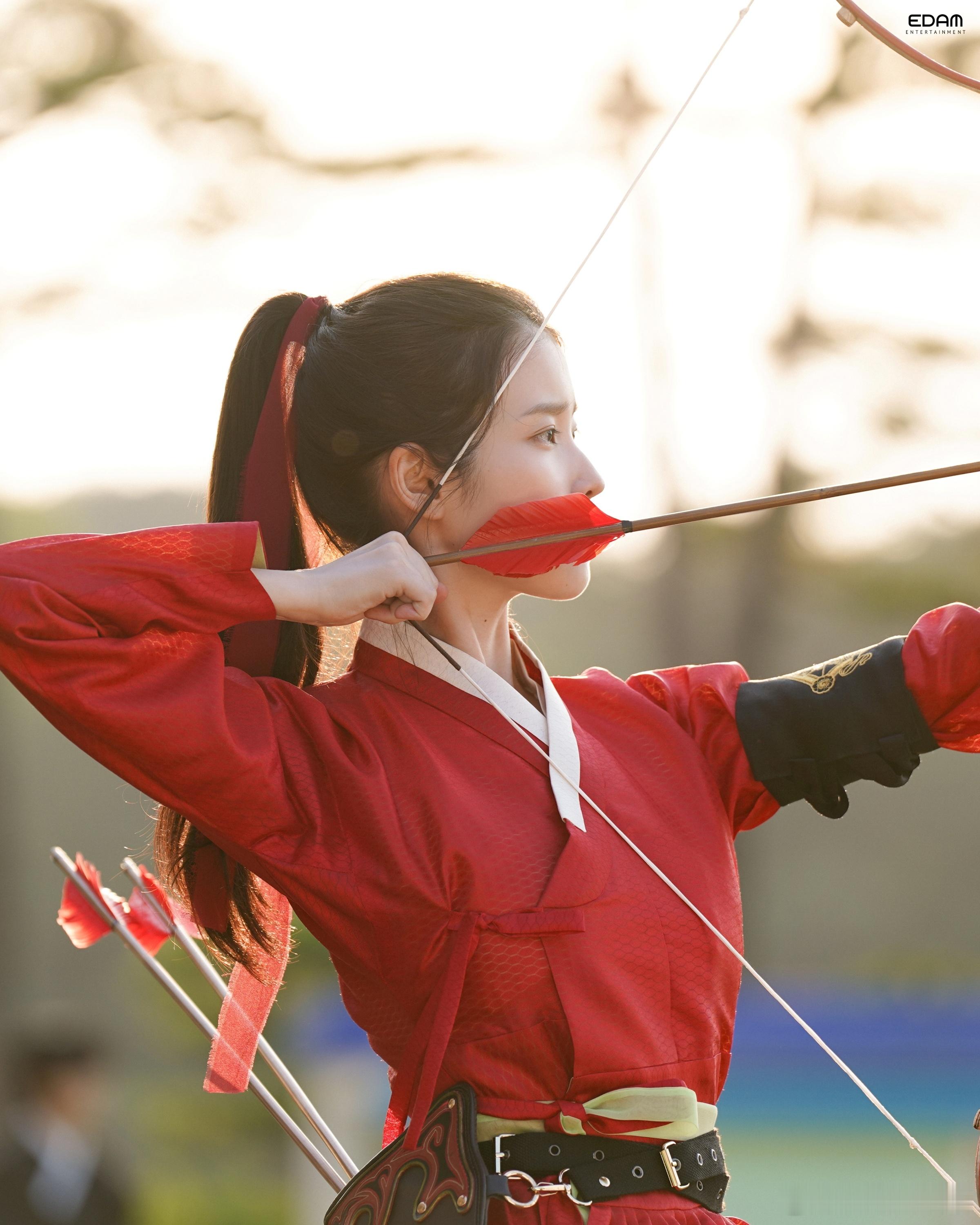 21世纪大君夫人  IU 成熙周经纪公司更新～💛💛💛 