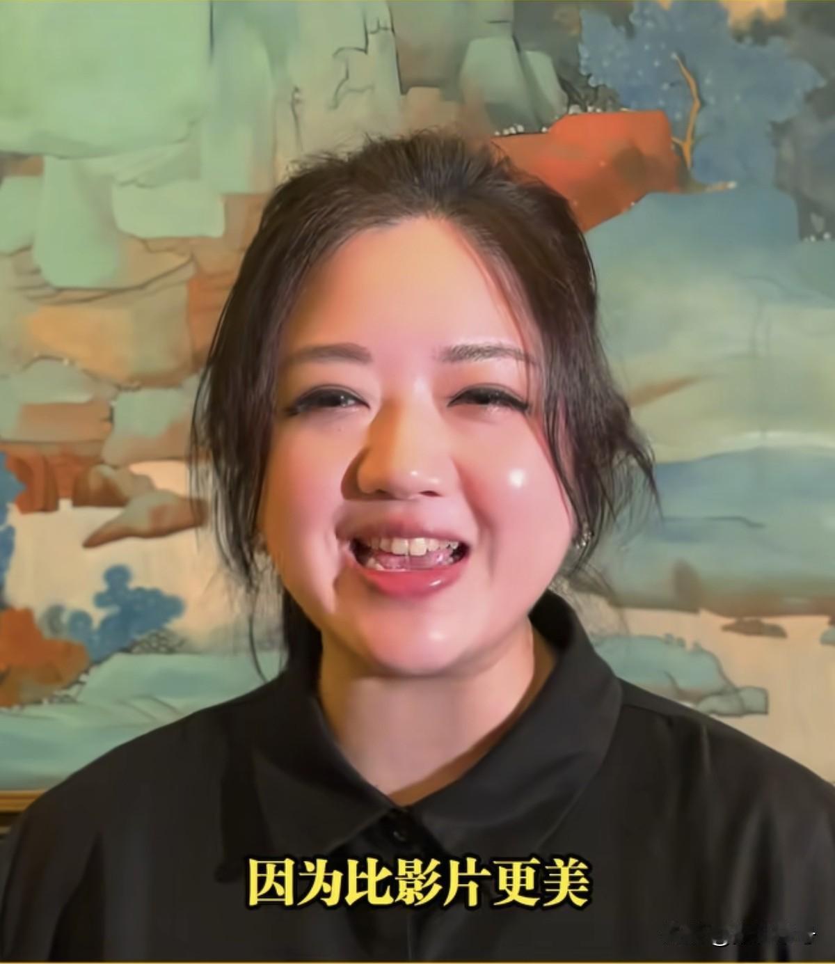 台湾媒体人翟翾称：祖国大陆真的是地大物博，风景实在太美了。来大陆旅游唯一的“坏处