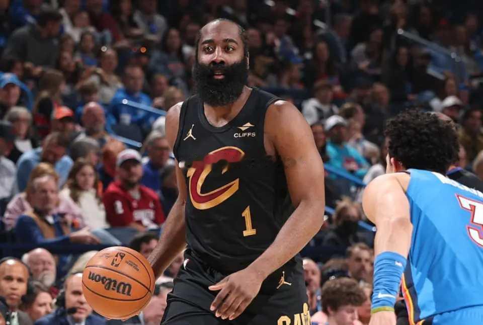 哈登20+9吞加盟首败！骑士负残阵雷霆无缘8连胜 乔22分5断雷霆vs骑士 北京