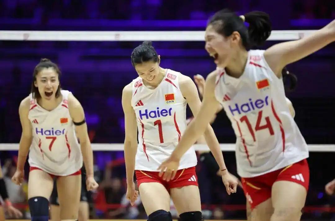中泰女排差距在哪2026年亚洲女排锦标赛决赛，中国女排在天津主场苦战五局，2比3