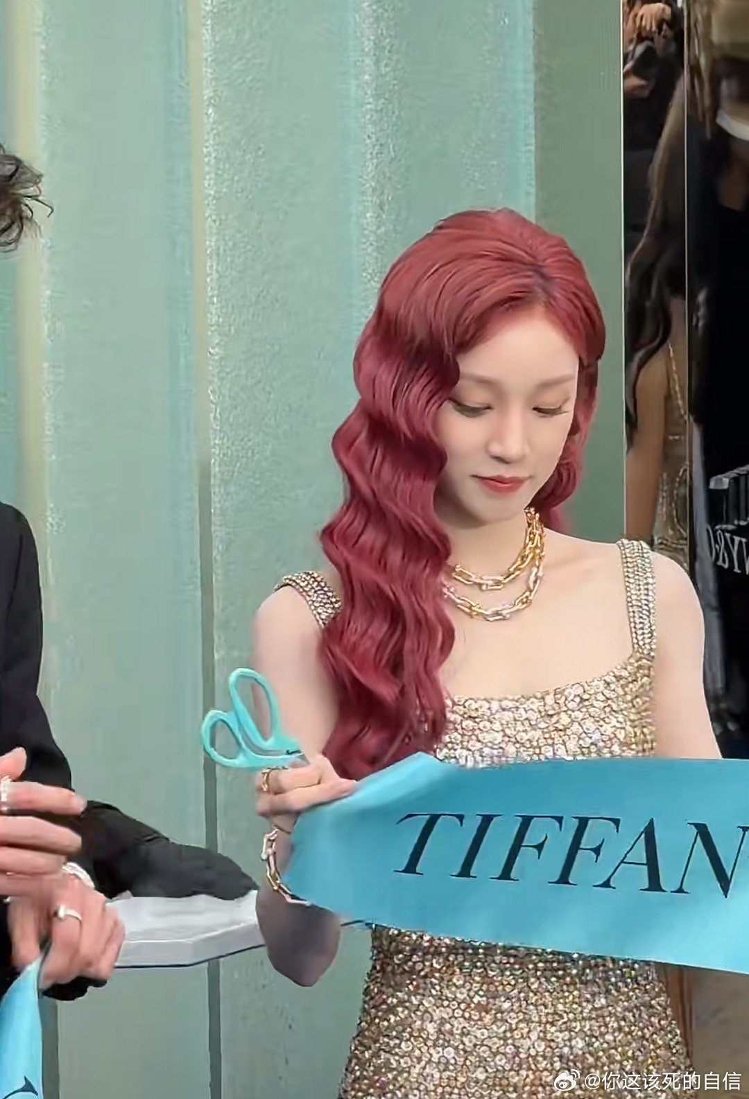 章子怡宋雨琦同框剪彩tiffany群星剪彩 美的呀…… 