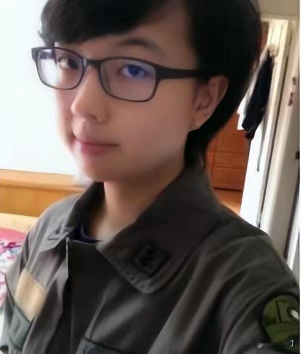 人物：林子育，女，化名林晓菲，1989年11月21日生，台湾军情局三处中校情战官