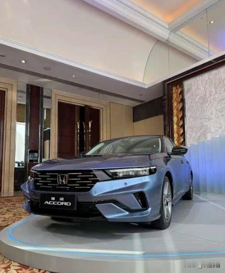 凯美瑞卖了19303辆，帕萨特18779辆，迈腾17698辆。
网上天天喊着合资