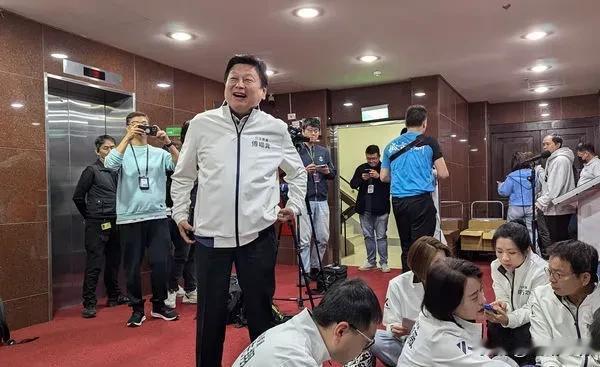 蓝营早上6点甲级动员备战《财划法》　“防守战略”曝光

台立院财政委员会4日审查