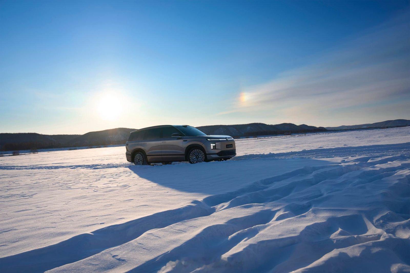 大众ID. ERA 9X 的气场真要看实车才有感觉，这冰雪极地和它真的搭，既优雅