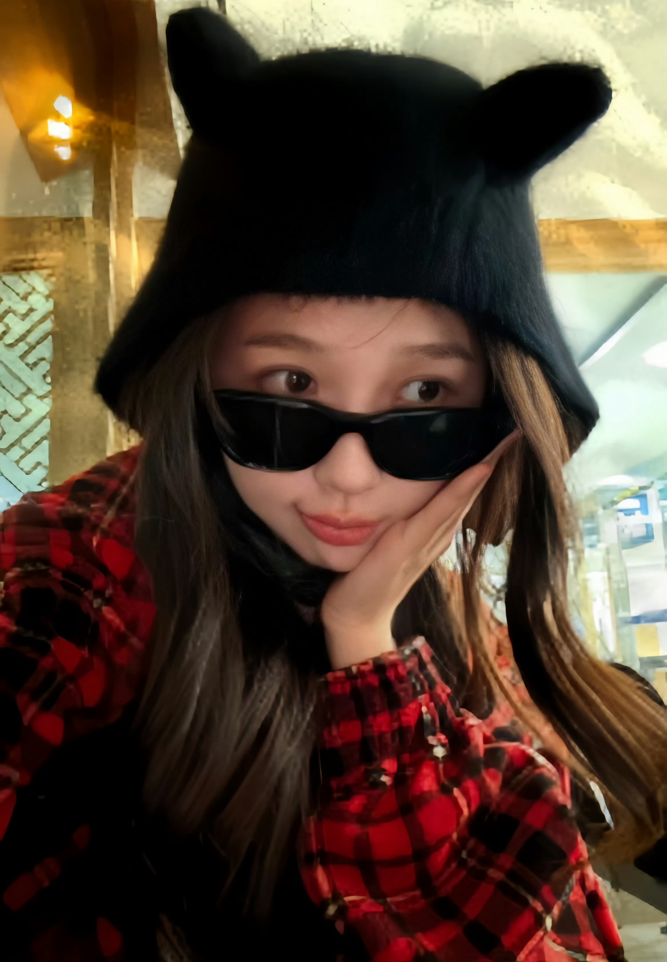 塞纳斯公告这个全球代言人就这样美萌～自拍小卡真的看不够～