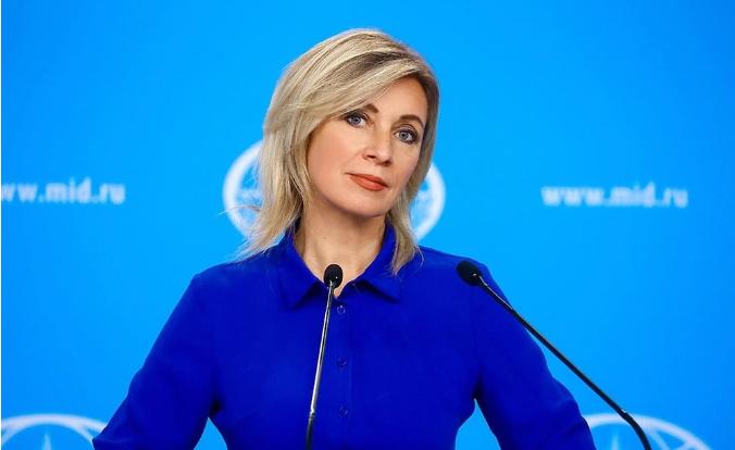 “你算老几？”扎哈罗娃这通骂，把瑞典前总理怼得一愣一愣的！

3月12号，俄罗斯