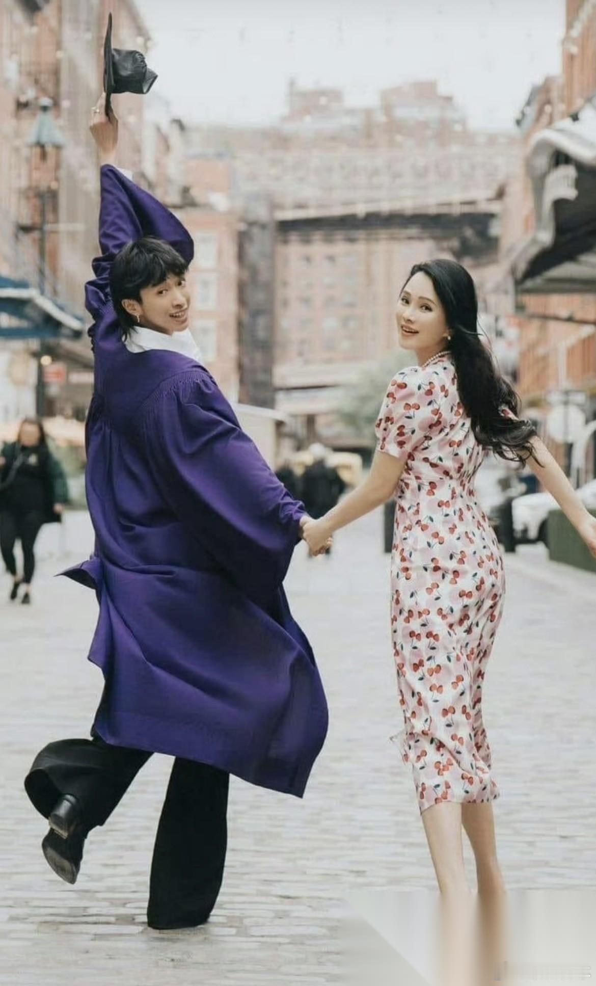 伊能静出名不出名， 我不评价， 但是我可以肯定一件事，那就是伊能静一定是个好妈妈