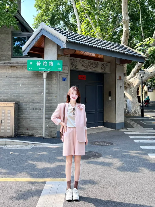 关于我月入5500很会穿这件事……