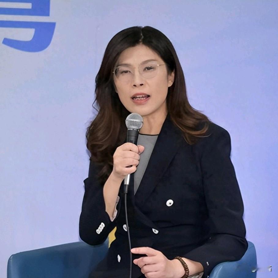 郑丽文终究还是逃不掉国民党内跪美派崇洋媚外的宿命，
虽然郑丽文的两岸论述超越了岛
